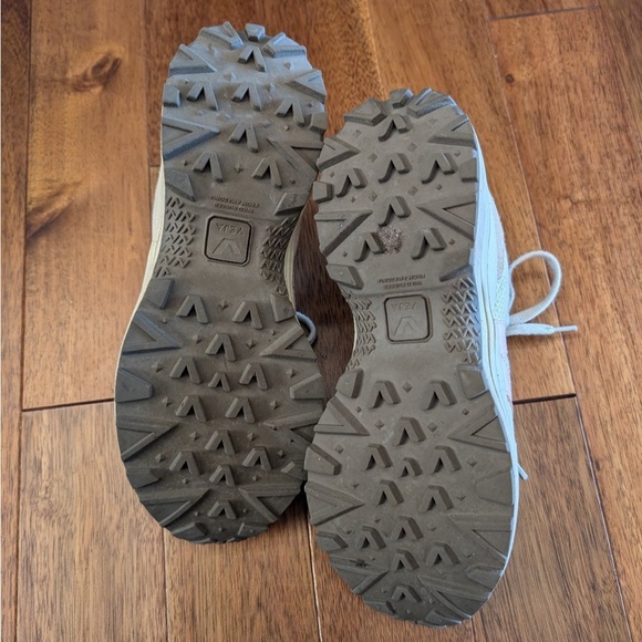 Veja Venturi Sneakers X Free People gravel/ petale size 10 - Picture 6 of 9